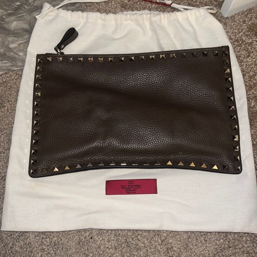 Pebbled leather Valentino Uptown Rockstud Pouch